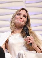 Santa Barbara - Angelina Jolie At Maltin Modern Master Awards
