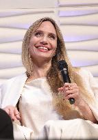 Santa Barbara - Angelina Jolie At Maltin Modern Master Awards