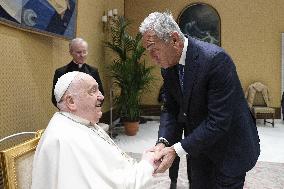 Pope Francis In Private Audience - Vatican