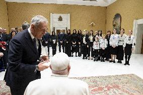 Pope Francis In Private Audience - Vatican