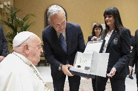 Pope Francis In Private Audience - Vatican