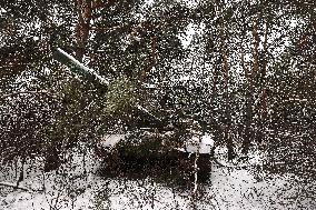 Tank crewmen defend Ukraine against Russian occupiers in Kharkiv region