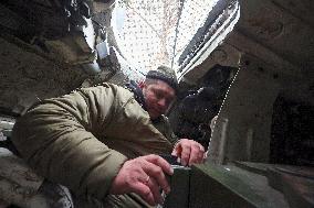 Tank crewmen defend Ukraine against Russian occupiers in Kharkiv region