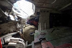 Tank crewmen defend Ukraine against Russian occupiers in Kharkiv region