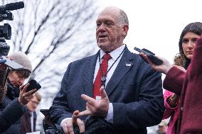 DC: Border czar Tom Homan speaks to the press outside White House