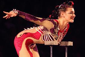 Contortionist performance