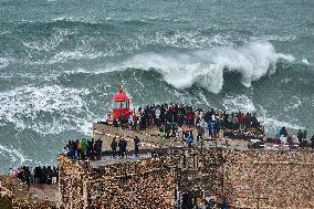 Giant Waves