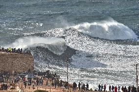 Giant Waves