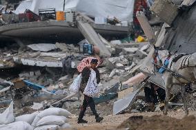 Rubble and debris cover the streets Jabalia - Gaza Strip