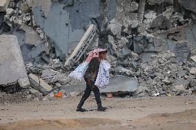 Rubble and debris cover the streets Jabalia - Gaza Strip