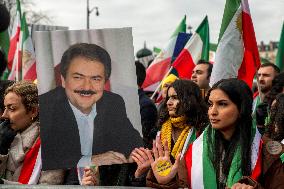 A Rally For Freedom In Iran - Paris