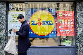 Indefinite Strike Paralyzed Many Lidl Stores In France