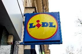 Indefinite Strike Paralyzed Many Lidl Stores In France