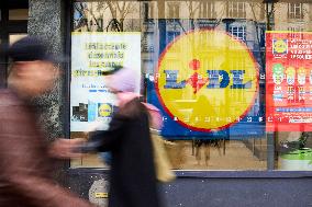 Indefinite Strike Paralyzed Many Lidl Stores In France