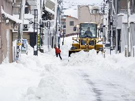 Heavy snowfall in Japan