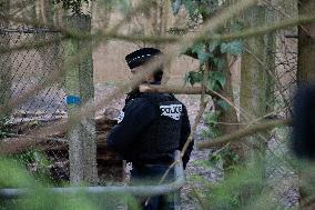 Schoolgirl Found Dead In A Wood - Essonne