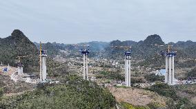 Tongmuhe Super Major Bridge Construction in Liuzhou