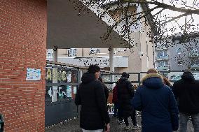 Pay Tribute To Louise, Schoolgirl Found Dead In A Wood - Essonne