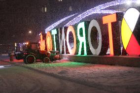 Overnight Snowfall In Toronto