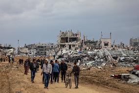 Displaced Palestinians Returning Home - Gaza