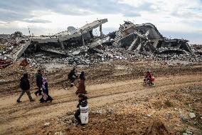 Displaced Palestinians Returning Home - Gaza