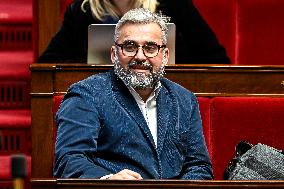 Session To Discuss And Vote A No-Confidence Motion - Paris