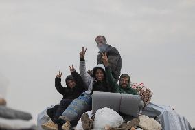 Displaced Palestinians Cross the Netzarim Corridor - Gaza