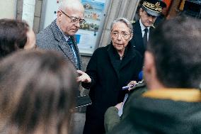 Elisabeth Borne visits an elementary school - Paris AJ