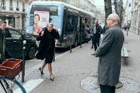 Elisabeth Borne visits an elementary school - Paris AJ