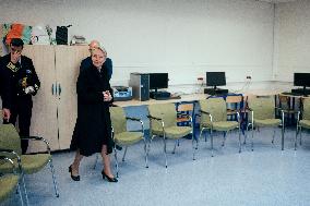 Elisabeth Borne visits an elementary school - Paris AJ