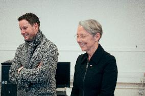 Elisabeth Borne visits an elementary school - Paris AJ