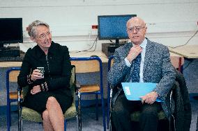 Elisabeth Borne visits an elementary school - Paris AJ