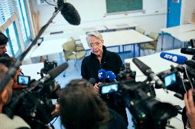 Elisabeth Borne visits an elementary school - Paris AJ