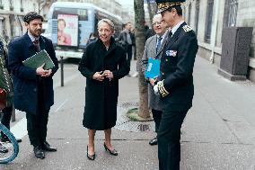 Elisabeth Borne visits an elementary school - Paris AJ