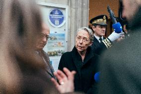 Elisabeth Borne visits an elementary school - Paris AJ