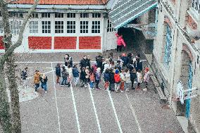 Elisabeth Borne visits an elementary school - Paris AJ