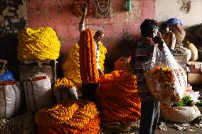 Oldest Fowers Market Of Kolkata, India