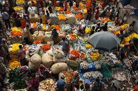 Oldest Fowers Market Of Kolkata, India