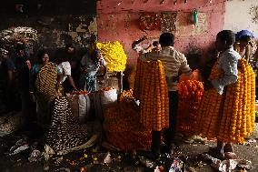 Oldest Fowers Market Of Kolkata, India