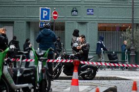 Carlos Sainz Jr. And Simone Ashley At L'Oreal Filming - Paris