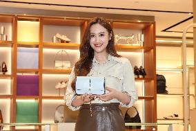 Taiwanese Hostess Sandy Wu
