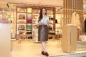 Taiwanese Hostess Sandy Wu
