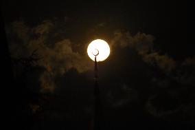 Snow Moon Rises In Srinagar, Kashmir