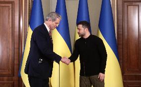 Volodymyr Zelenskyy and Scott Bessent speak to press in Kyiv