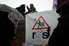 RESF And Others Gather In Front Of The Prefecture Of Occitania For Undocumented Children