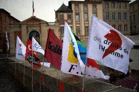 RESF And Others Gather In Front Of The Prefecture Of Occitania For Undocumented Children