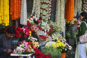 Valentines Day Eve Flower Selling