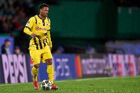 Sporting Clube de Portugal v Borussia Dortmund - UEFA Champions League 2024/25 League Knockout Play-off First Leg