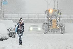Heavy Snowfall in Canada