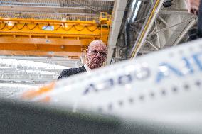 Eric Lombard Visits Airbus - Toulouse